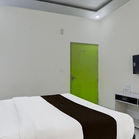 Super Hotel O Banthara Near Airport Banthra Sikandarpur Buitenkant foto