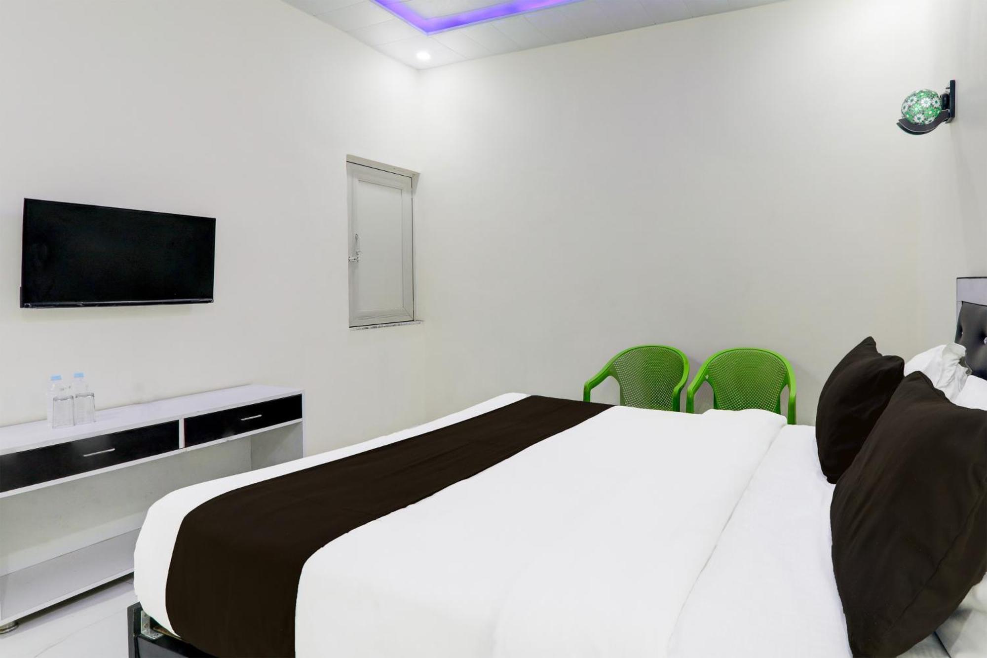 Super Hotel O Banthara Near Airport Banthra Sikandarpur Buitenkant foto