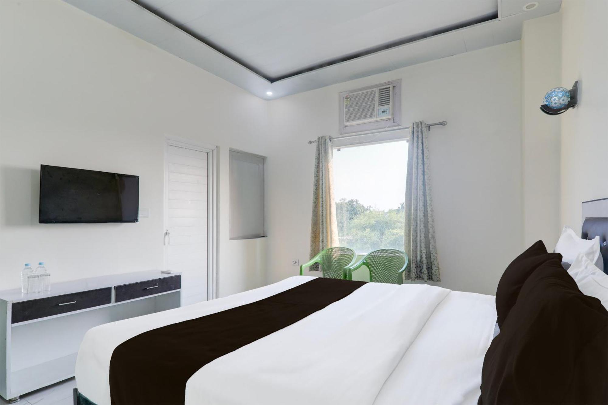 Super Hotel O Banthara Near Airport Banthra Sikandarpur Buitenkant foto