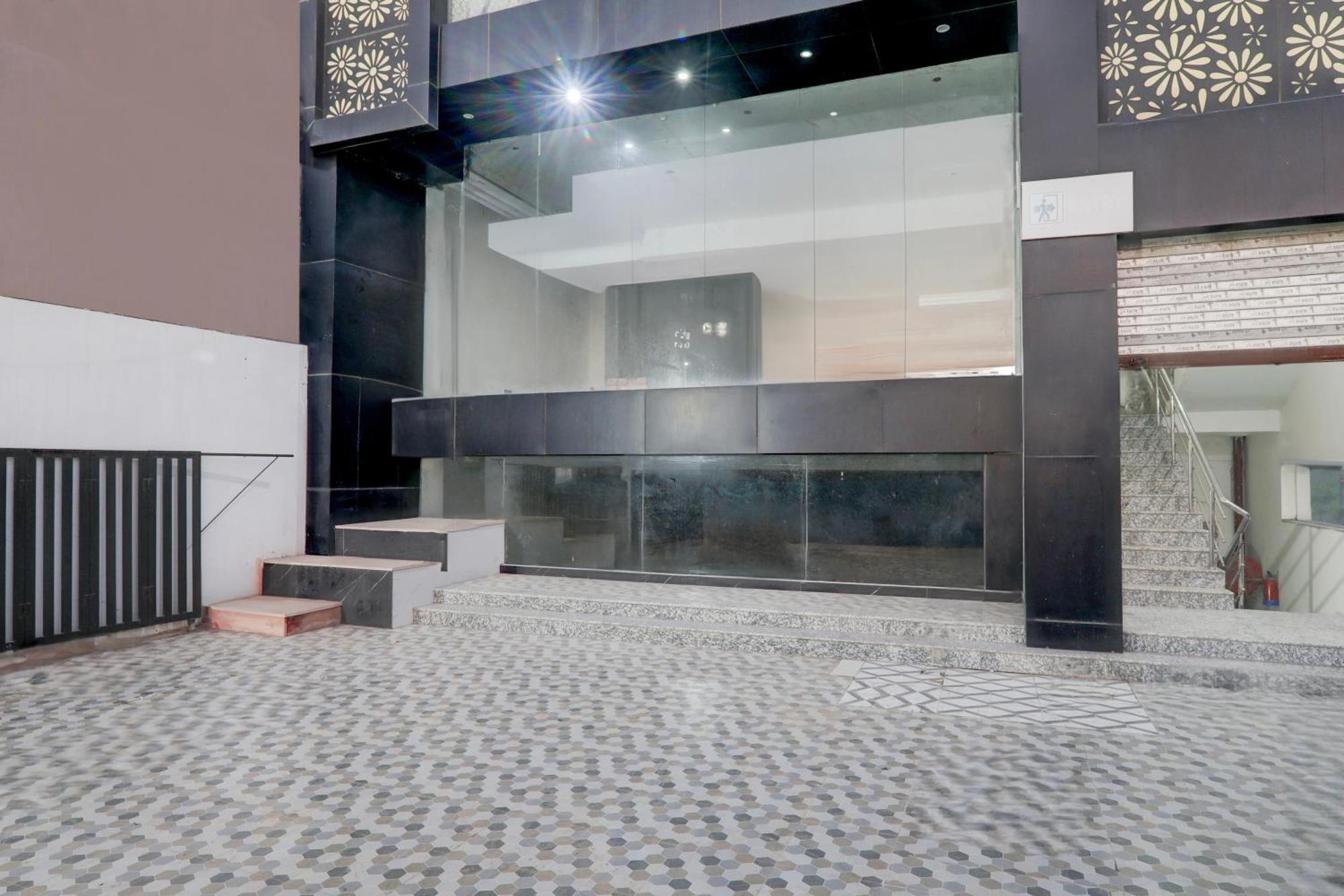 Super Hotel O Banthara Near Airport Banthra Sikandarpur Buitenkant foto