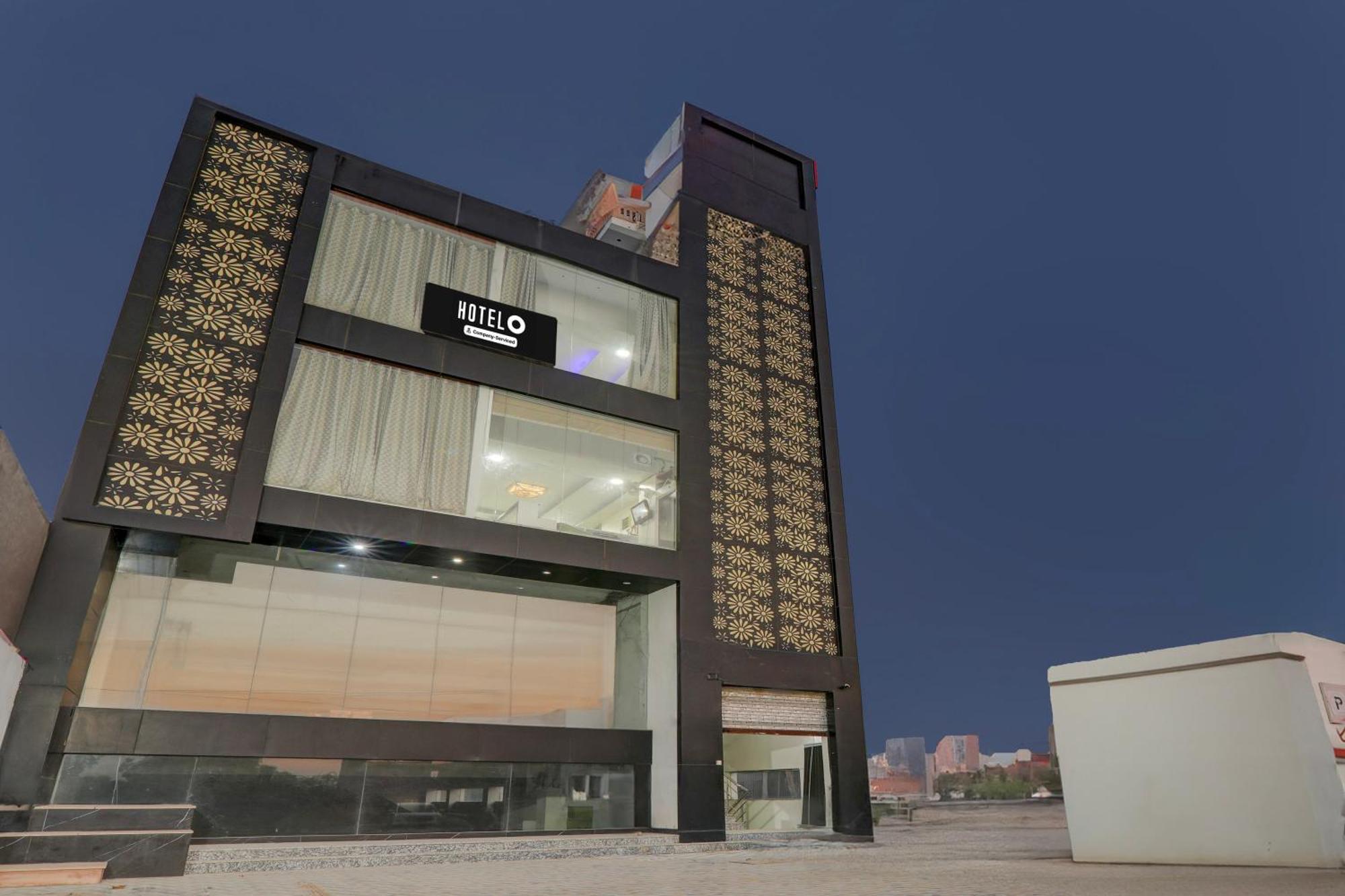 Super Hotel O Banthara Near Airport Banthra Sikandarpur Buitenkant foto