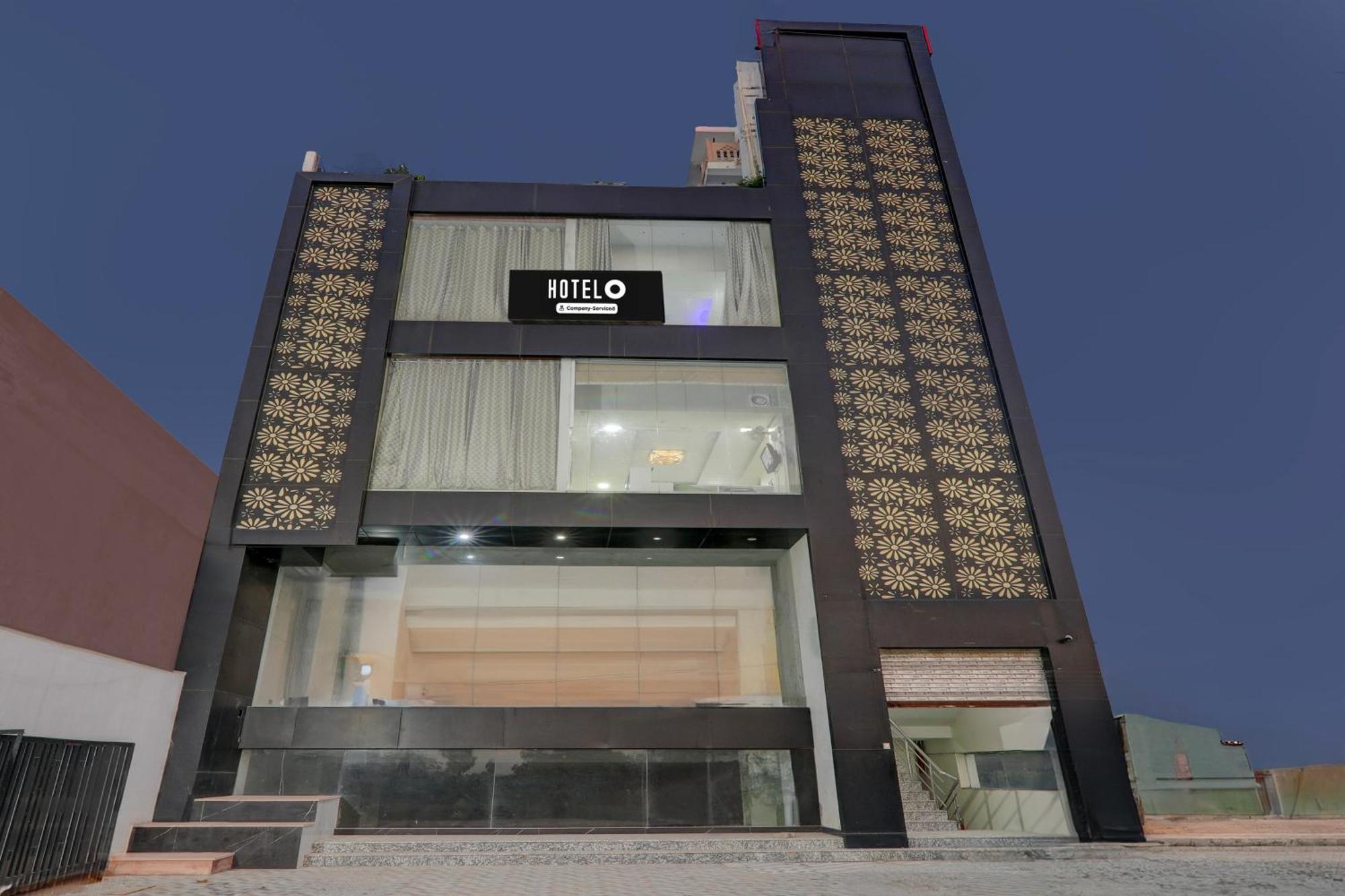 Super Hotel O Banthara Near Airport Banthra Sikandarpur Buitenkant foto