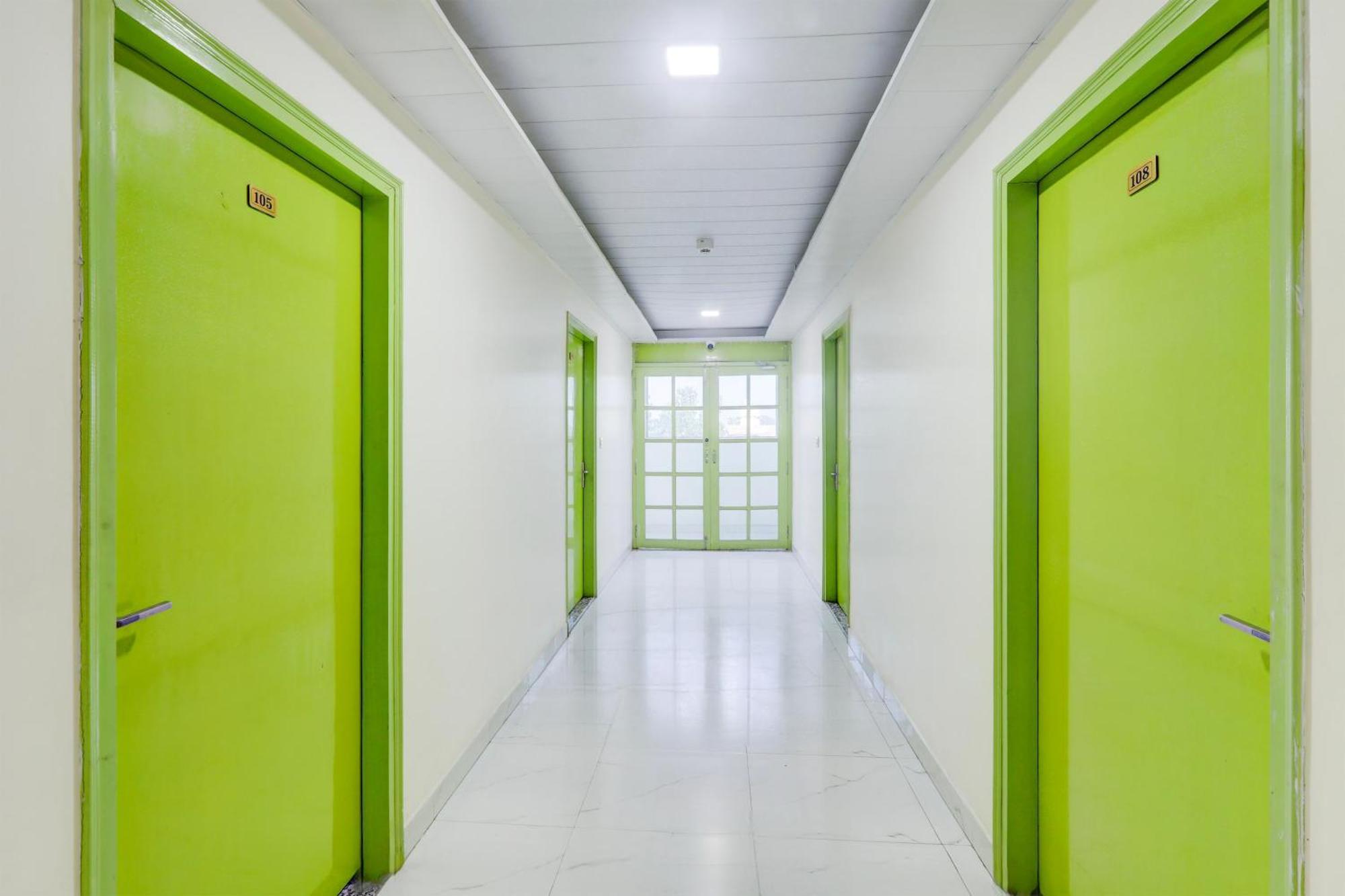Super Hotel O Banthara Near Airport Banthra Sikandarpur Buitenkant foto